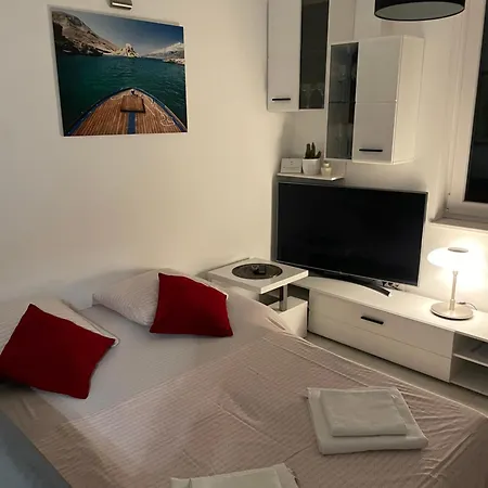 “jelin Dvor” 3+2, Bacvice, 스플리트