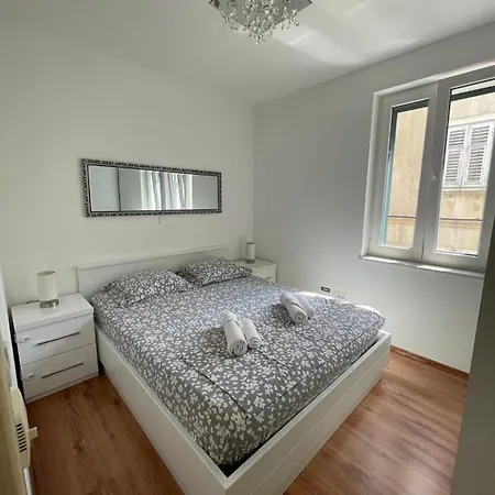 “jelin Dvor” 3+2, Bacvice, Apartament