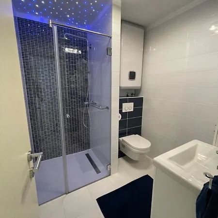 Apartament “jelin Dvor” 3+2, Bacvice,