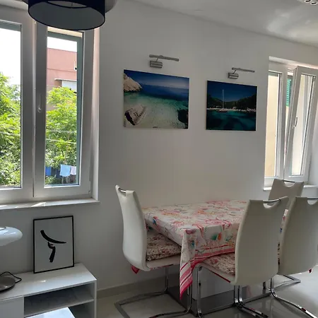 “jelin Dvor” 3+2, Bacvice, Apartman *